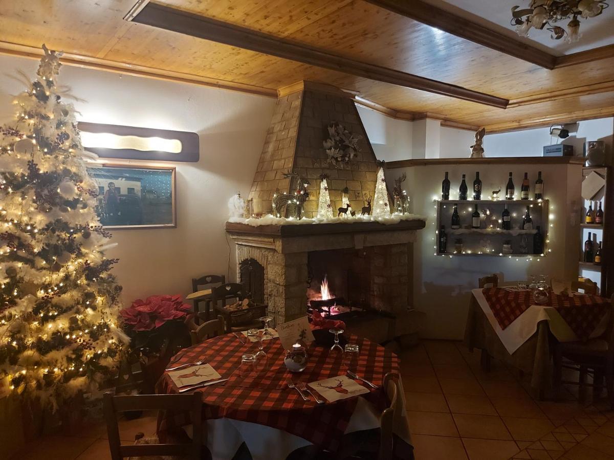 Hotel Altopiano Delle Rocche Rocca di Mezzo Luaran gambar