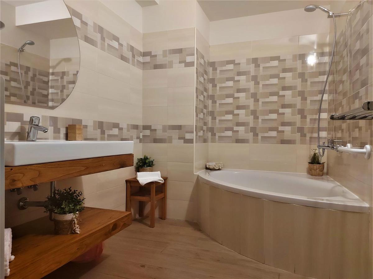 Hotel Altopiano Delle Rocche Rocca di Mezzo Luaran gambar