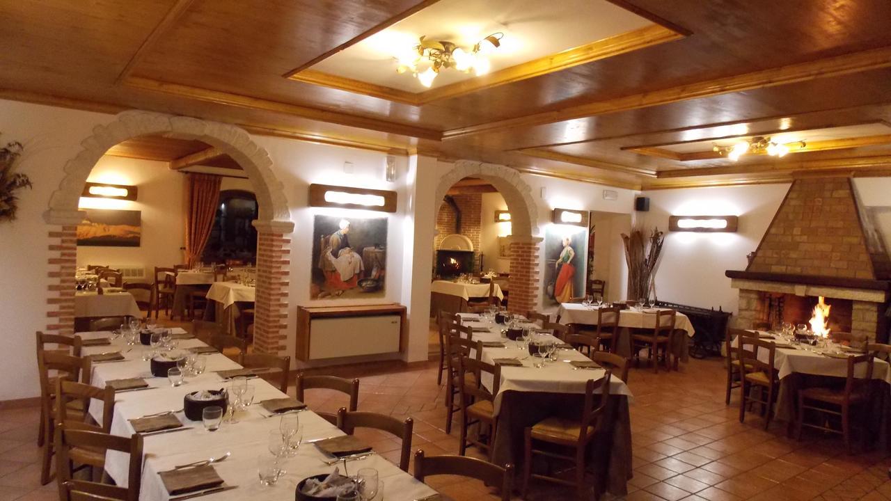 Hotel Altopiano Delle Rocche Rocca di Mezzo Luaran gambar